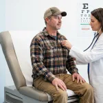 découvrez les conditions et le déroulement essentiels de la visite médicale pour le permis poids lourd afin d'assurer votre aptitude à la conduite en toute sécurité.